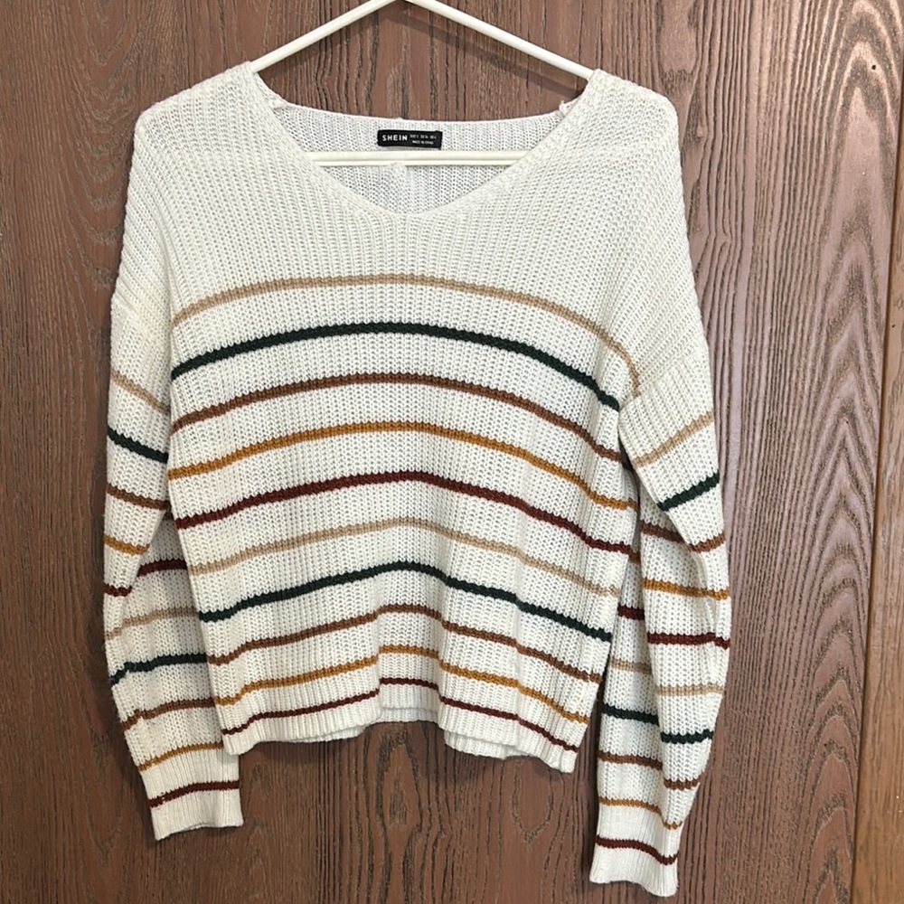 SHEIN Cream and Green V-Neck Sweater Relaxed Fit